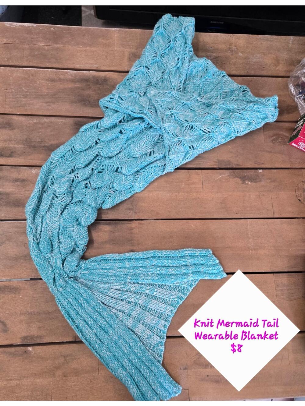 LAGHCAT Turquoise Knit Crochet Blanket Throw Wave Pattern Open Back
